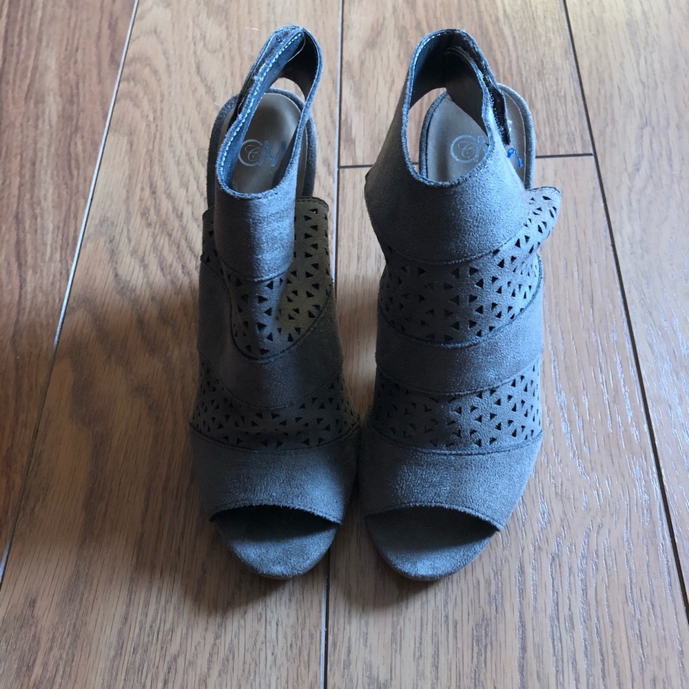 Wedge boots